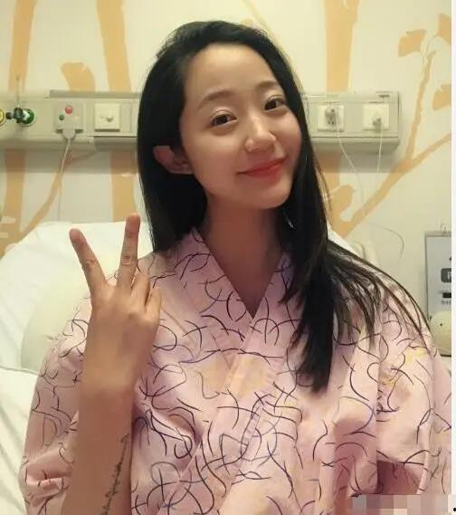 明星孕检,孕检时刻展现母爱光辉